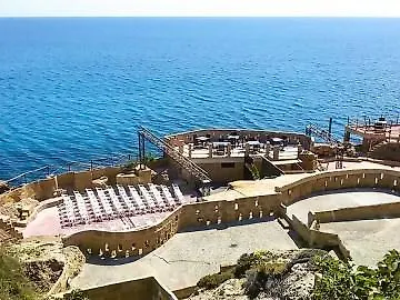 Capo Rizzuto 3*